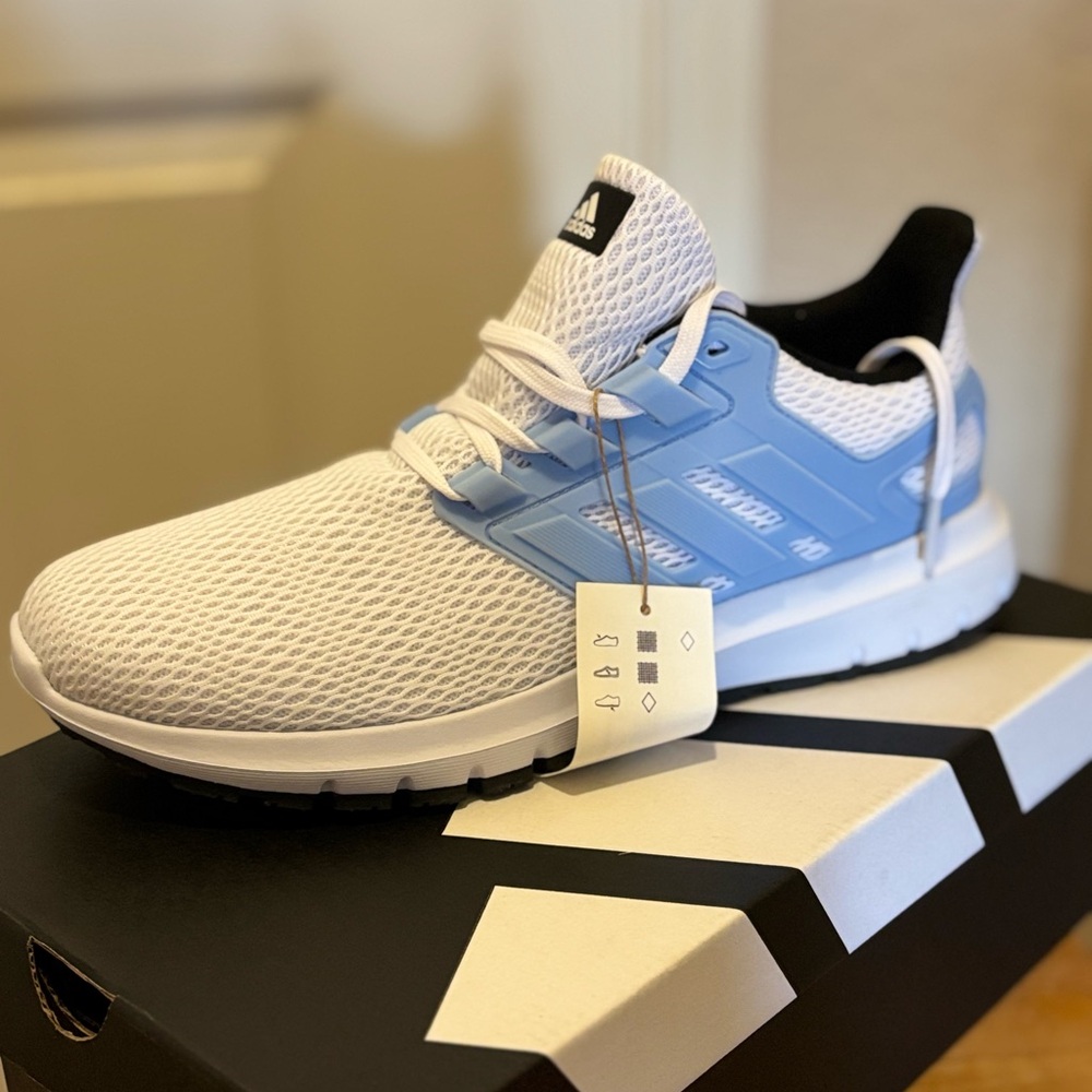 Brand new Adidas Ultimashow Women’s 9.5